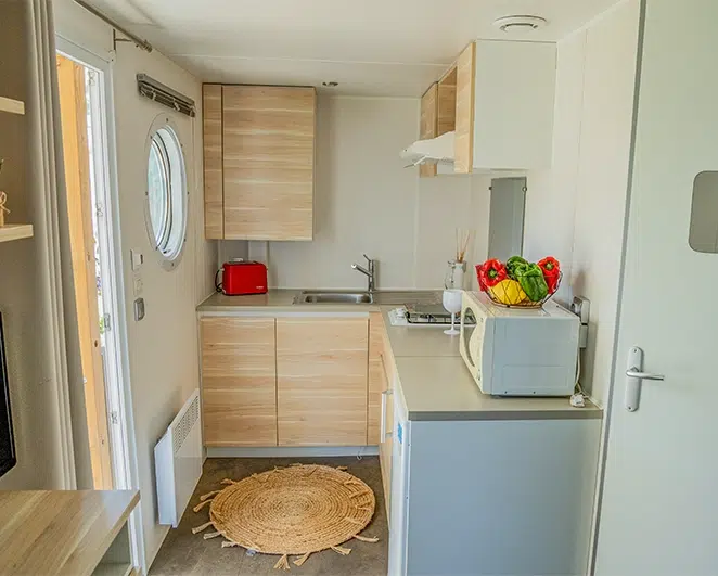 camping del mar studio kitchen range